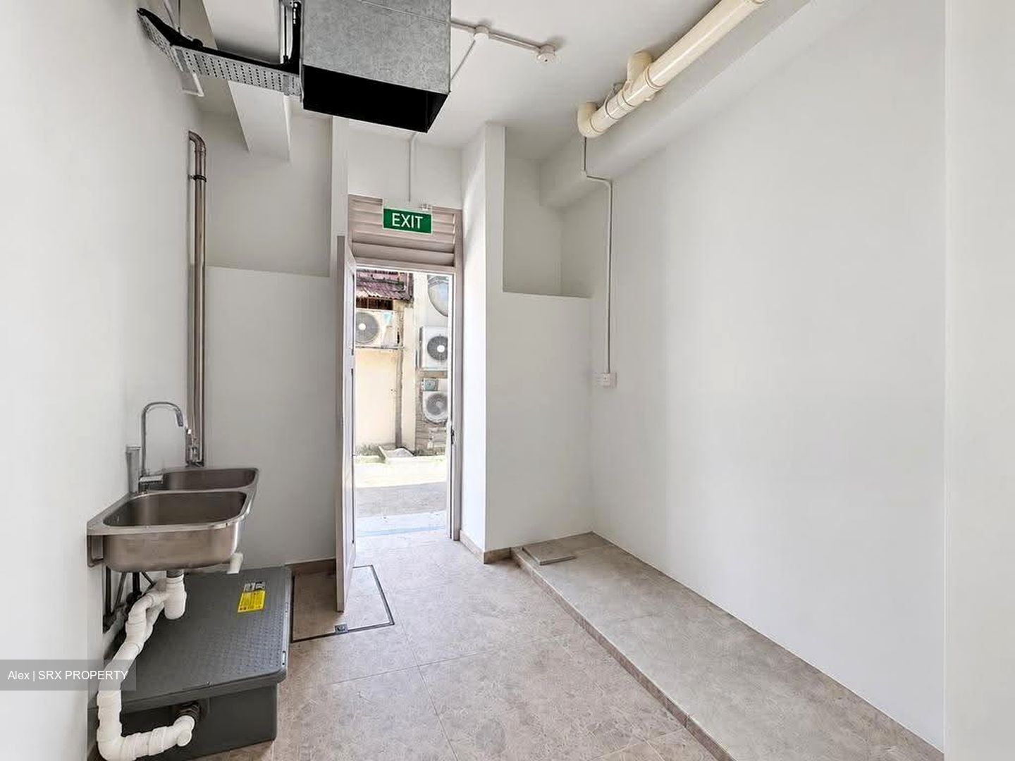 Desker Road Conservation Area (D8), Retail #619347291